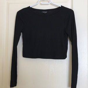 Crop top noir, manches longues